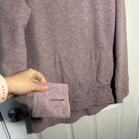 Duluth Trading Company Fleece Pullover. Heather purple. Front pouch, thumb holes - Picture 6 of 10